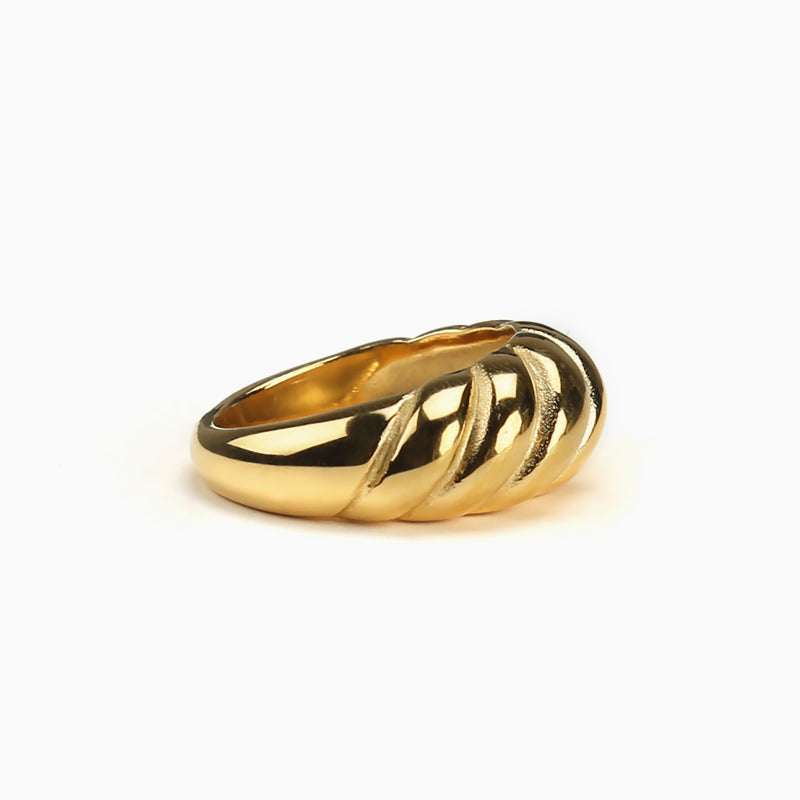 Retro Croissant-Shaped Gold Ring