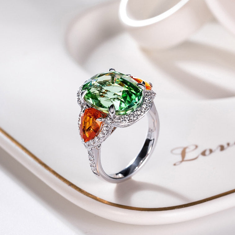 Oval Cut Bright Emerald Ring